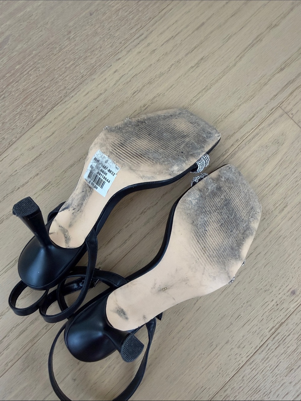 Le chateau strappy heels - Picture 3 of 3